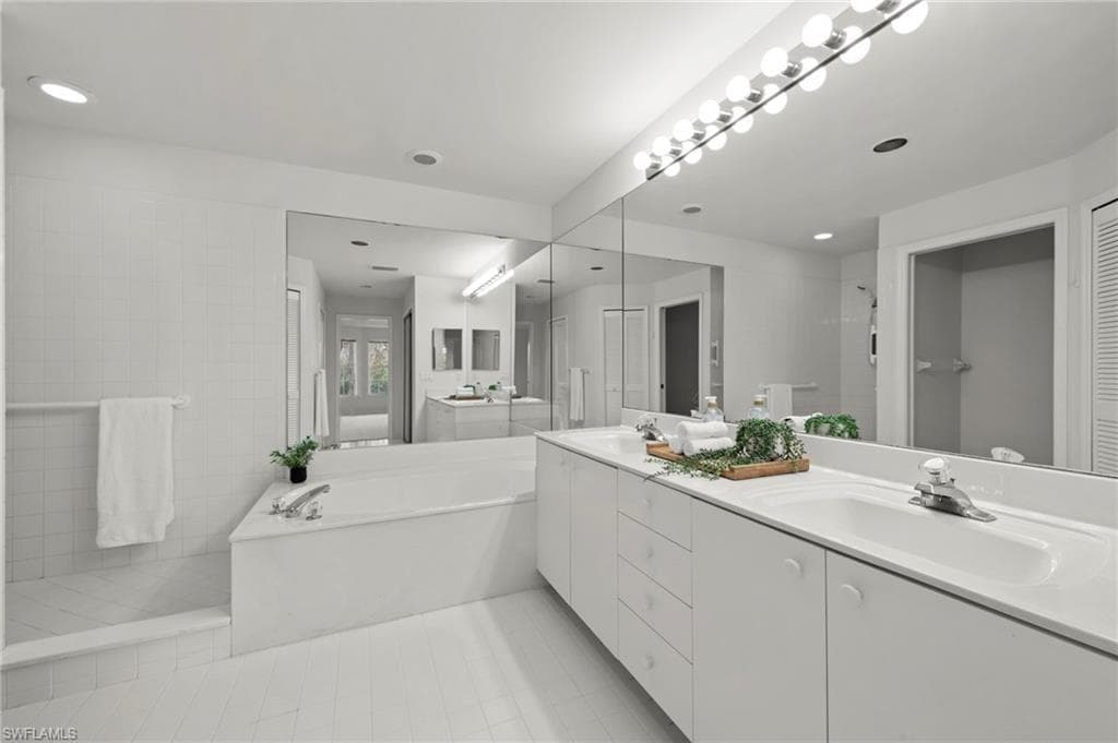 8291 Grand Palm DR 2-32