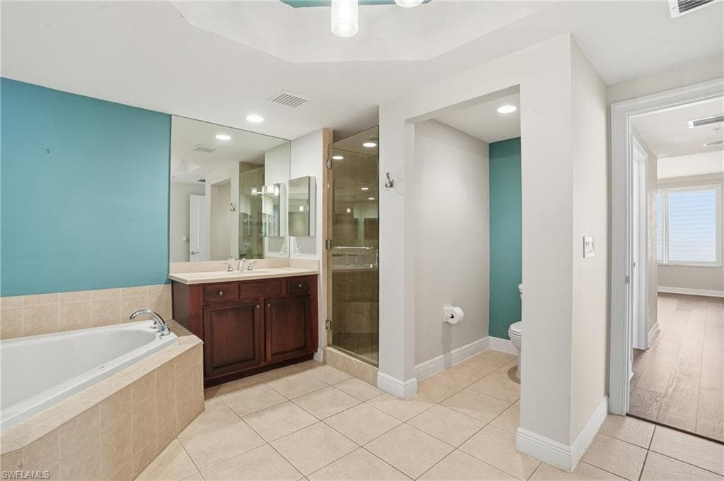 2090 W 1st ST 1206-24