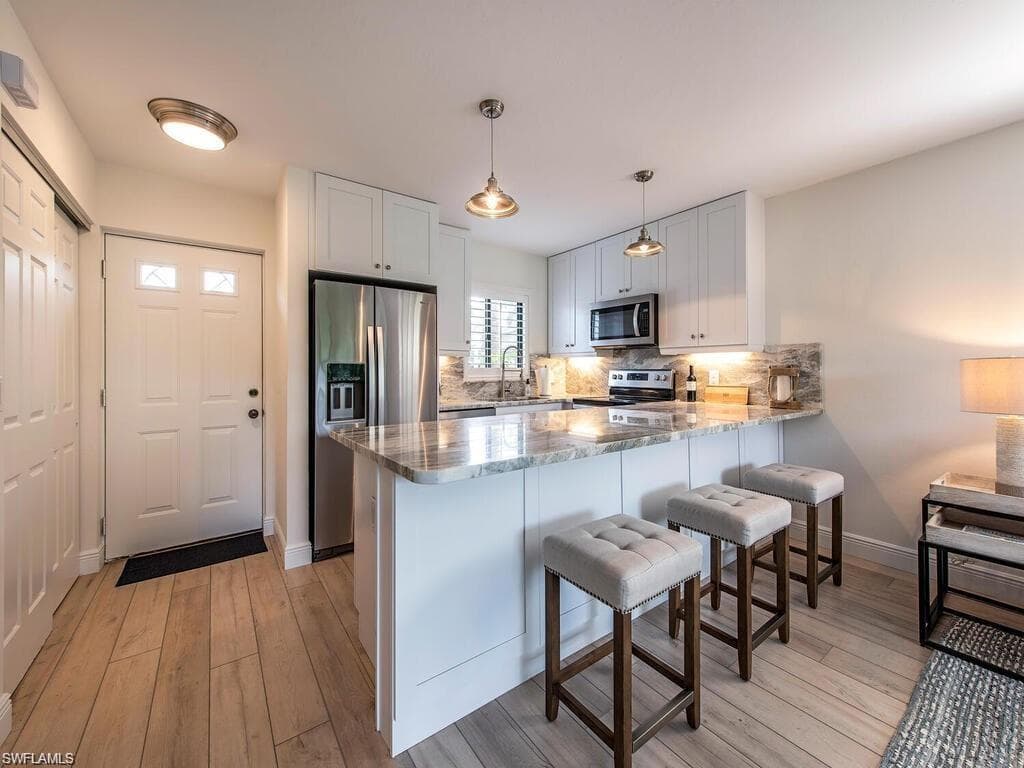 746 Eagle Creek DR 101-2