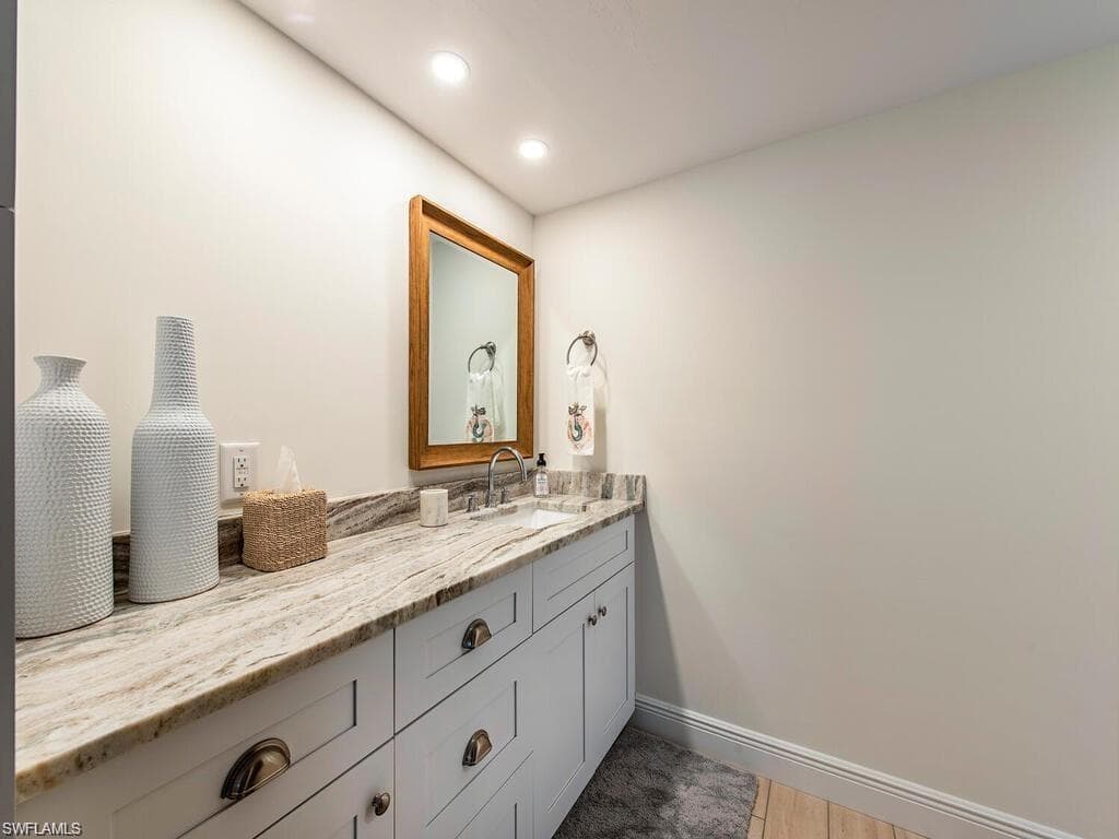 746 Eagle Creek DR 101-7