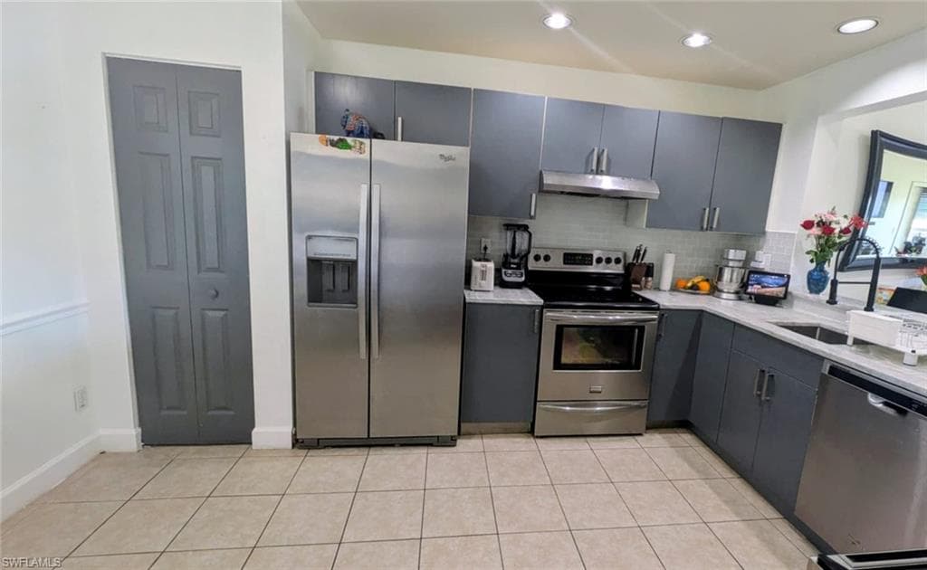 1462 Churchill CIR T204-7