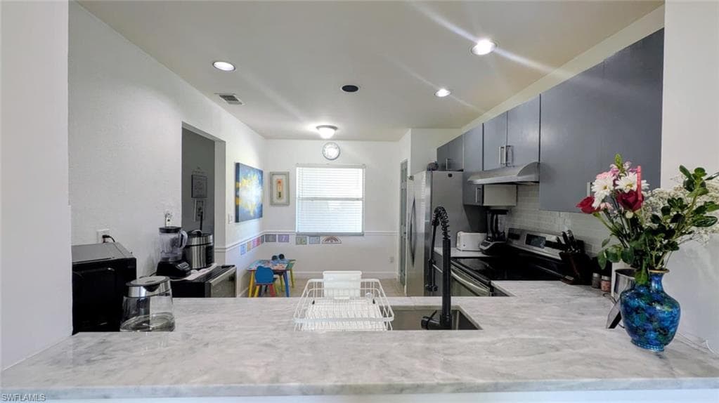 1462 Churchill CIR T204-9