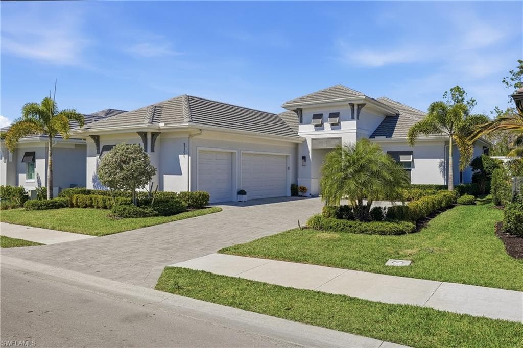 9700 Moonflower LN-1