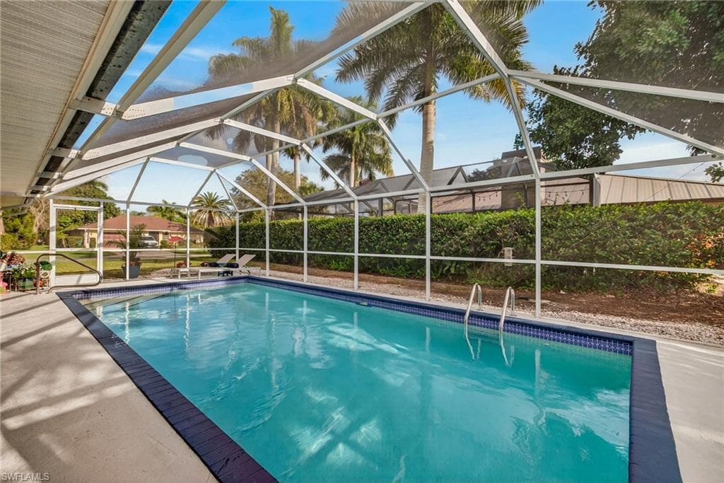 390 Saint Andrews BLVD-29