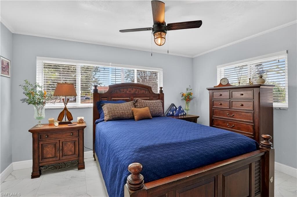 1324 Thompson ST-27