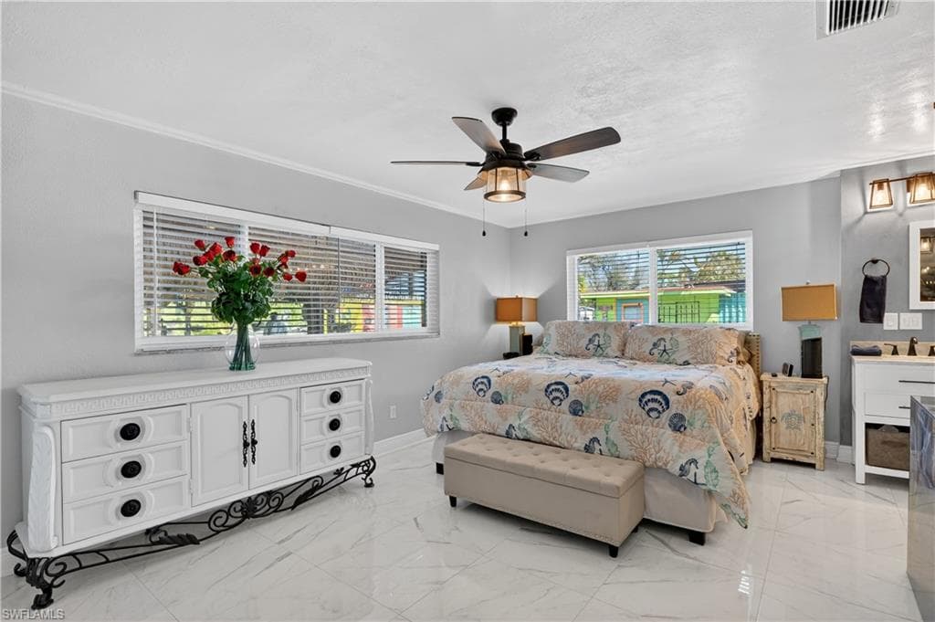 1324 Thompson ST-22