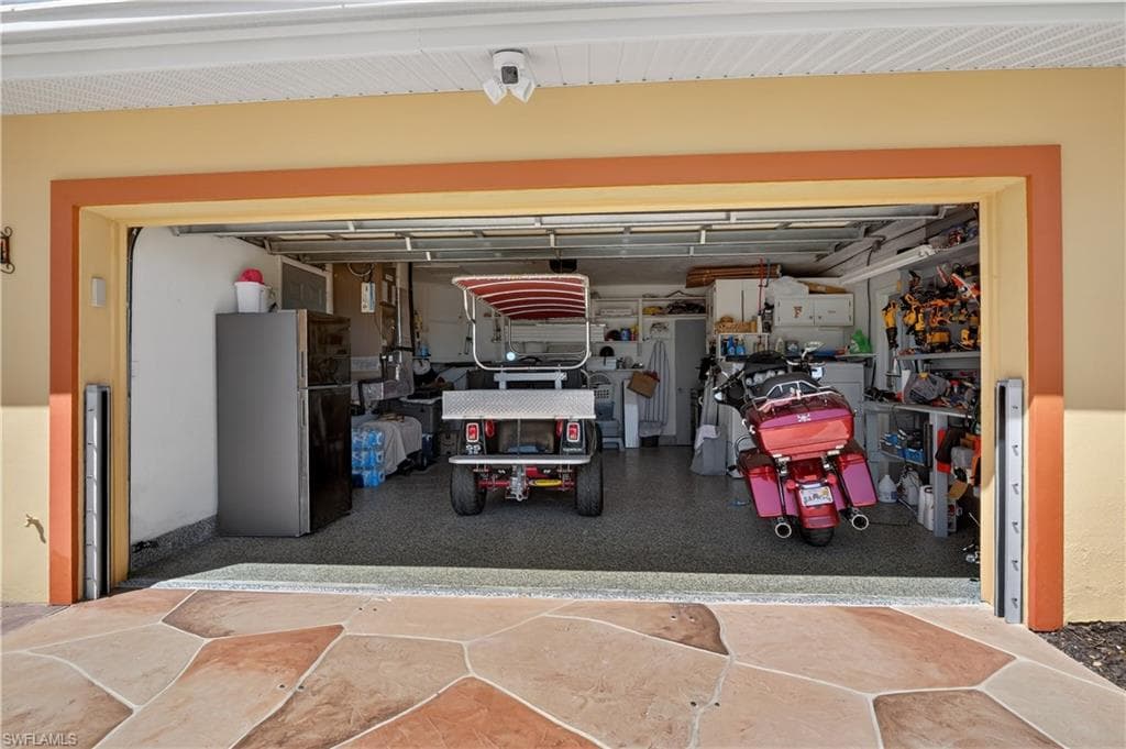 1324 Thompson ST-49
