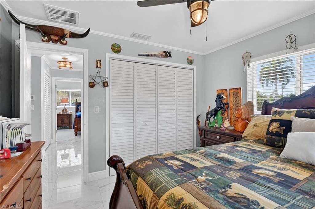 1324 Thompson ST-33