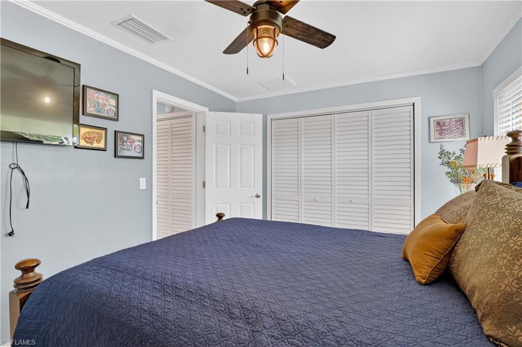1324 Thompson ST-29