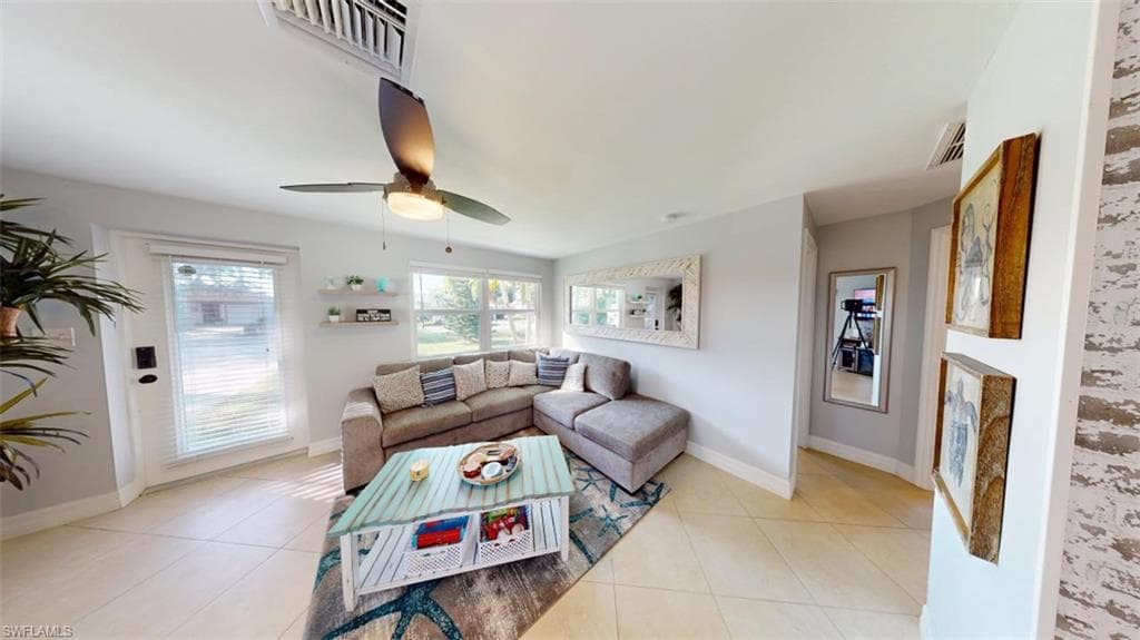 560 E Valley DR-13