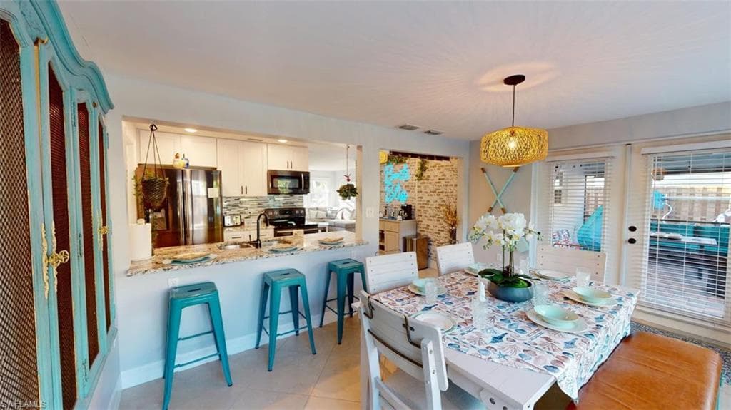 560 E Valley DR-7