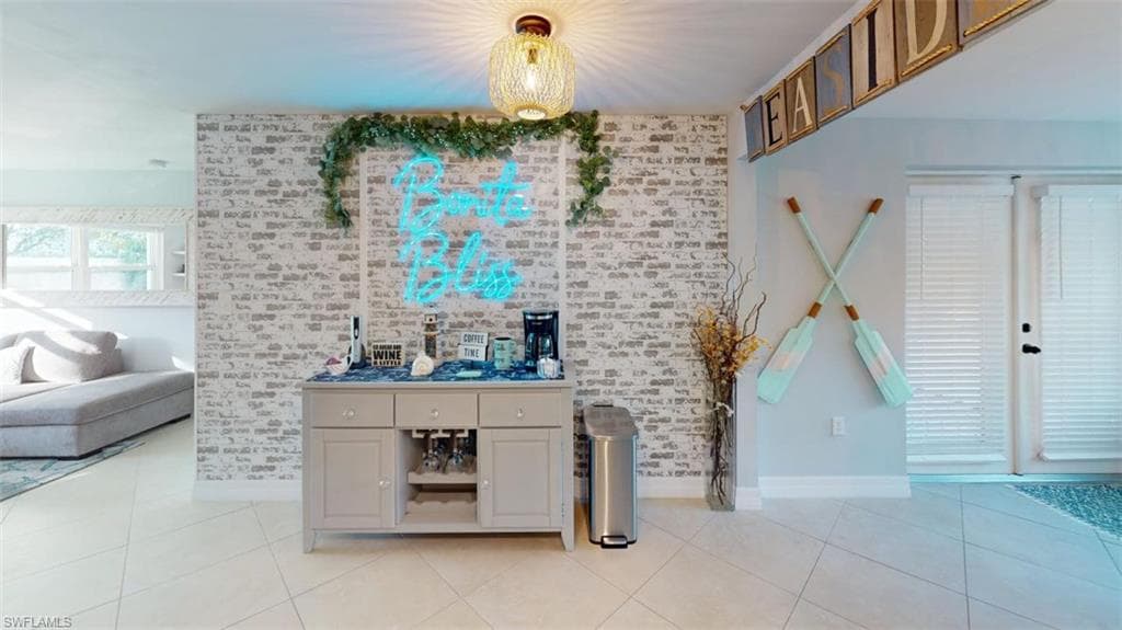 560 E Valley DR-5