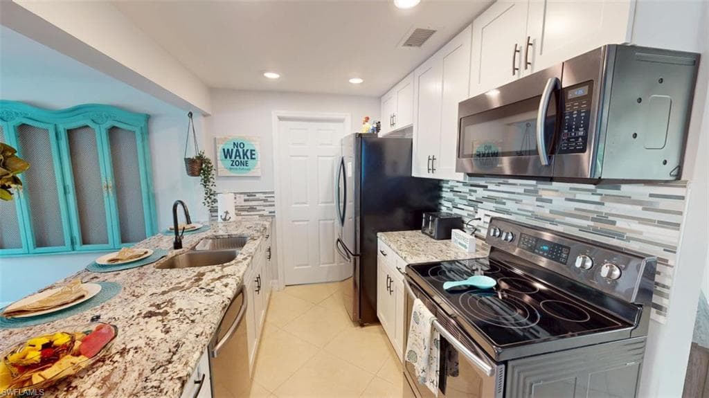 560 E Valley DR-9