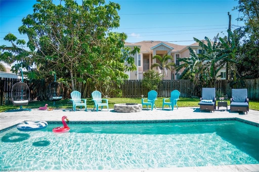 560 E Valley DR-19