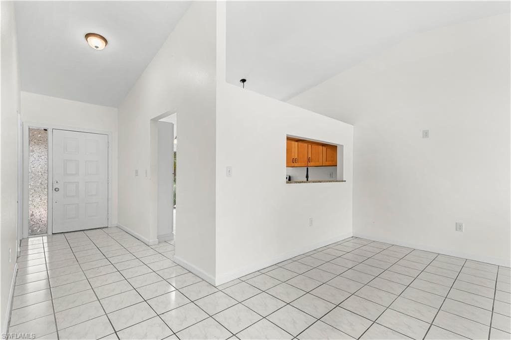 6479 Royal Woods DR-7