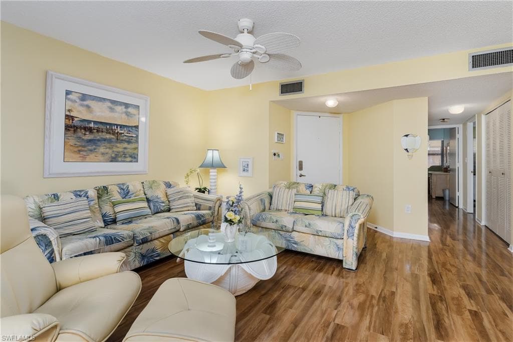 1514 Mainsail DR 4-4