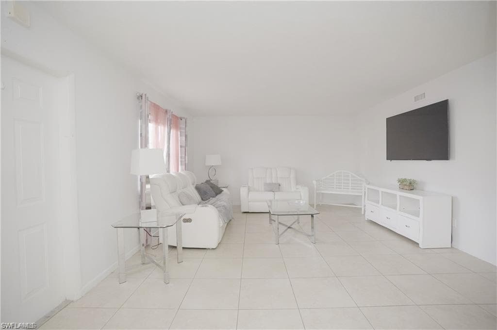 4635 Bayshore DR P7-23