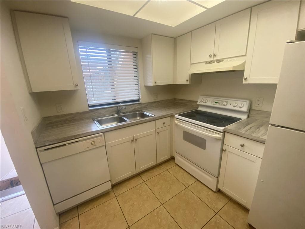 2670 Park Windsor DR 405-7