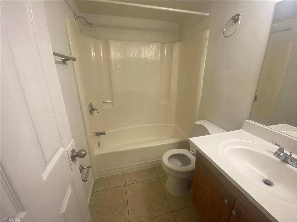 2670 Park Windsor DR 405-3