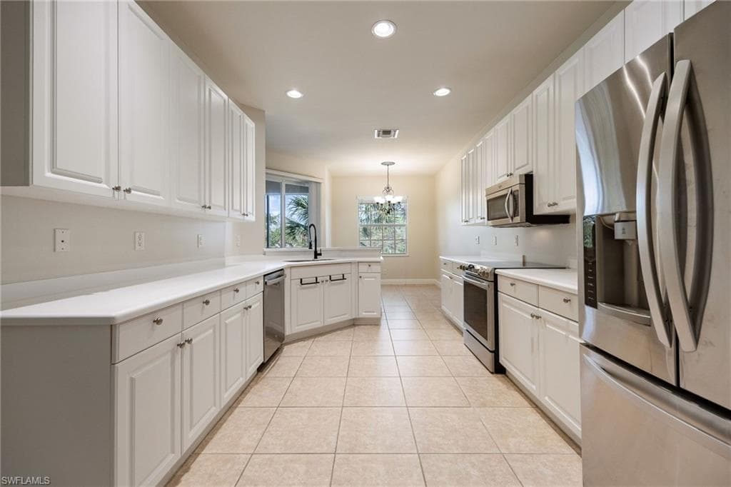 5550 Berkshire DR 202-11