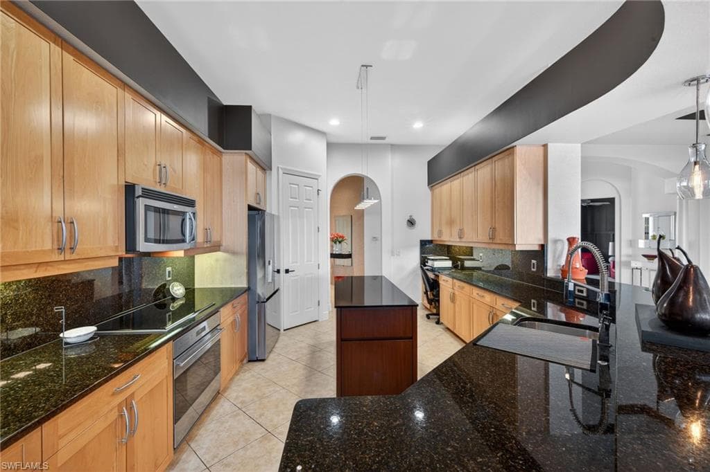 12095 WICKLOW LN-9