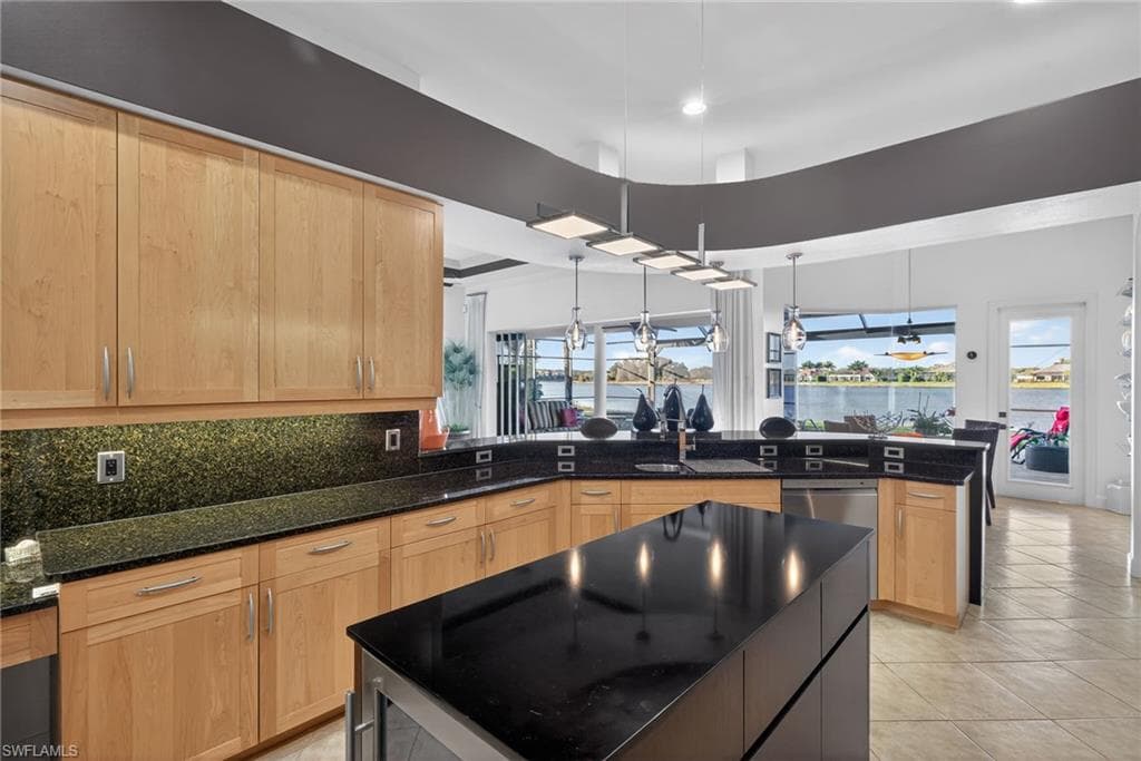 12095 WICKLOW LN-10