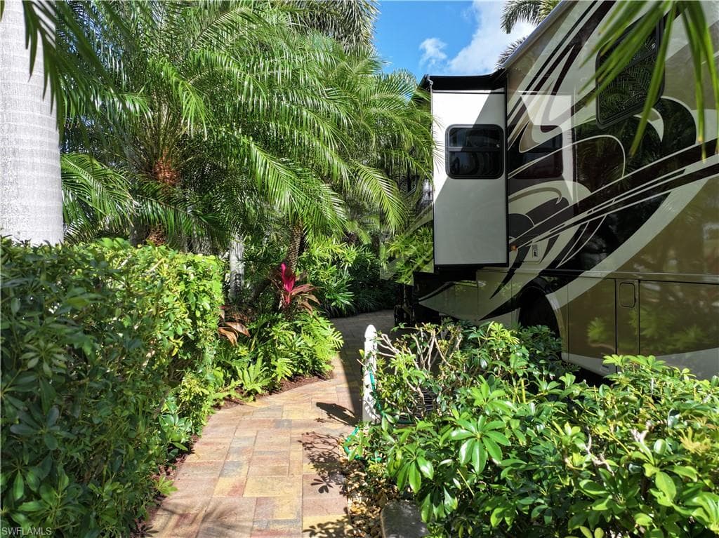 5958 Brightwood DR-10