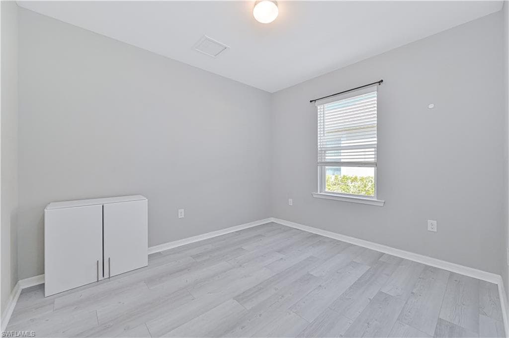 4390 Dutchess Park RD-17