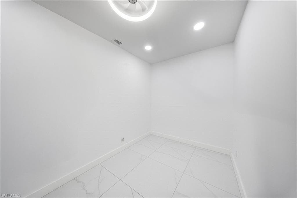 5050 32nd AVE SW-12