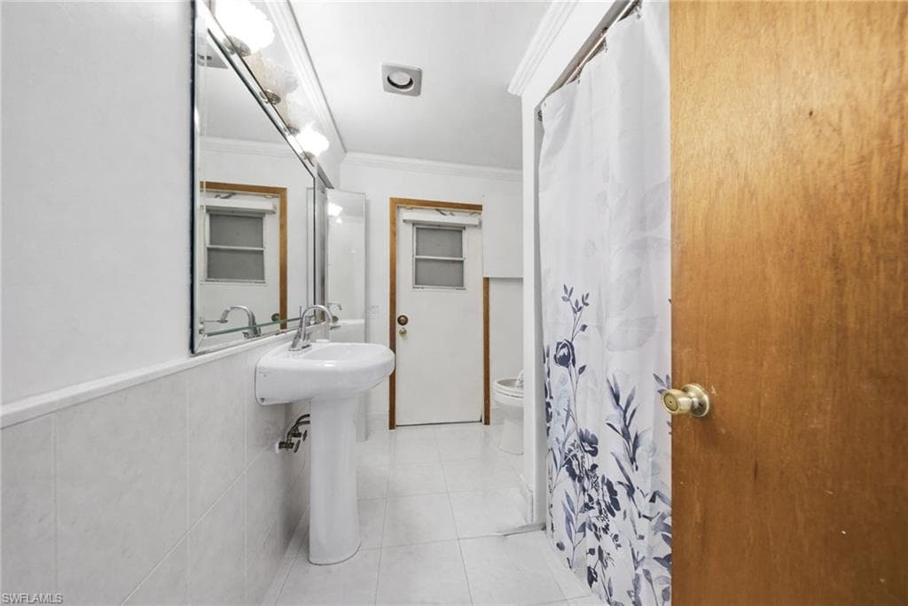 5050 32nd AVE SW-10