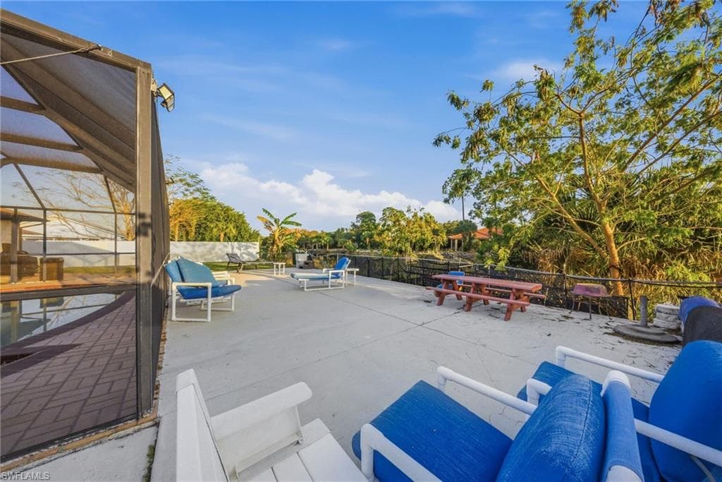 5050 32nd AVE SW-4
