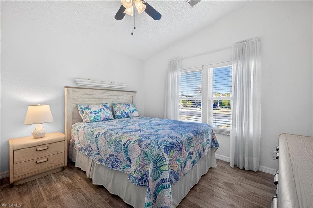 10390 Wales LOOP-13