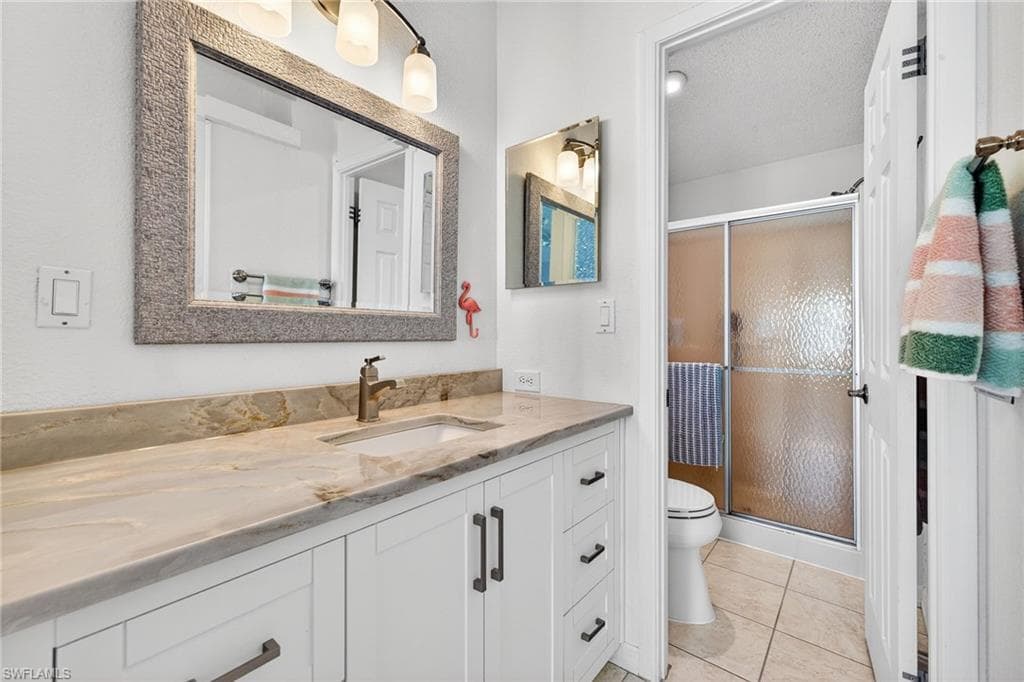 10390 Wales LOOP-12
