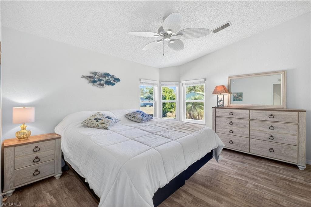 10390 Wales LOOP-9