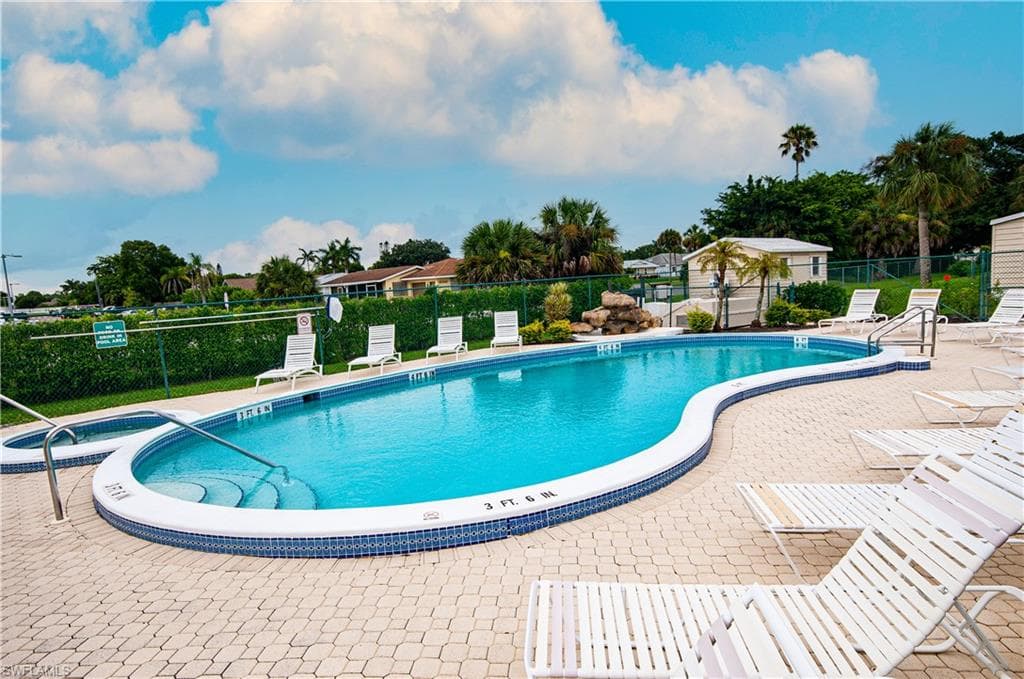 10390 Wales LOOP-34