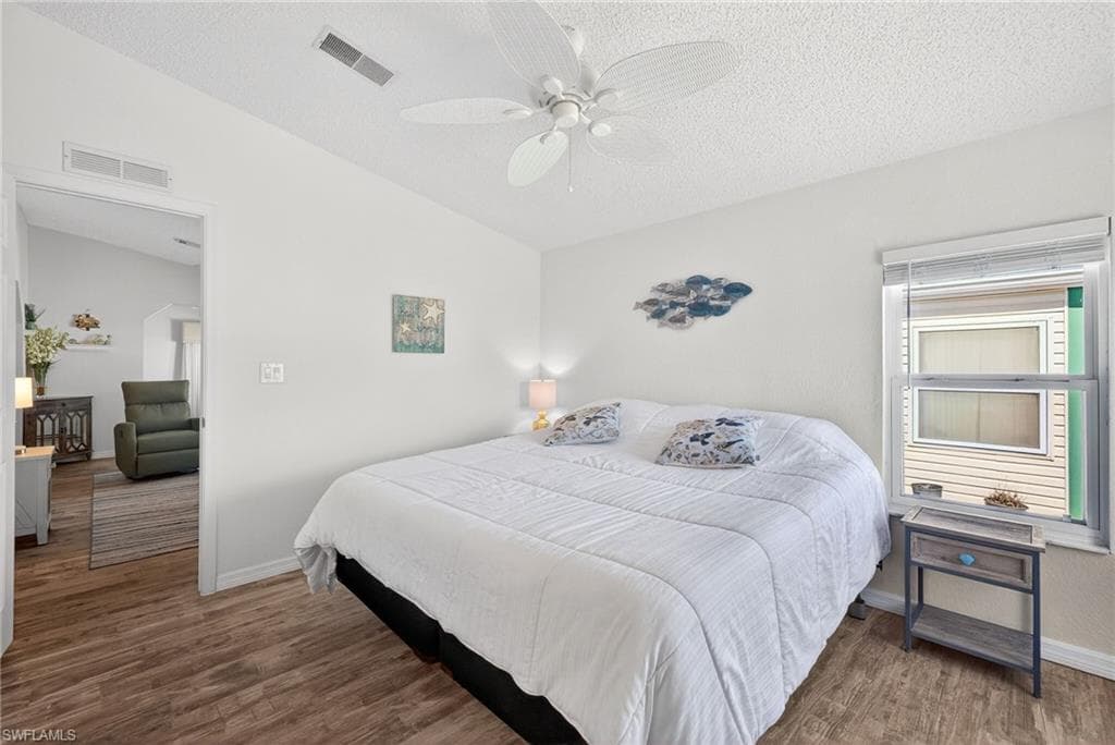 10390 Wales LOOP-10