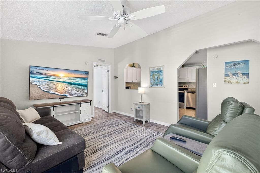 10390 Wales LOOP-4