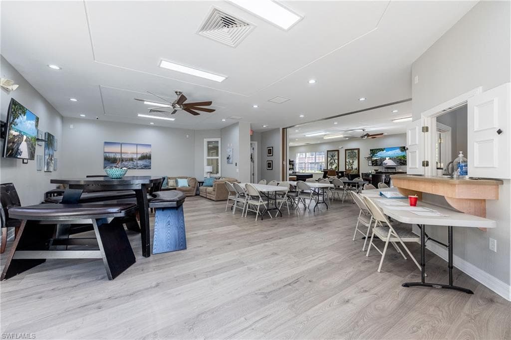 1105 Van Loon Commons CIR 304-33