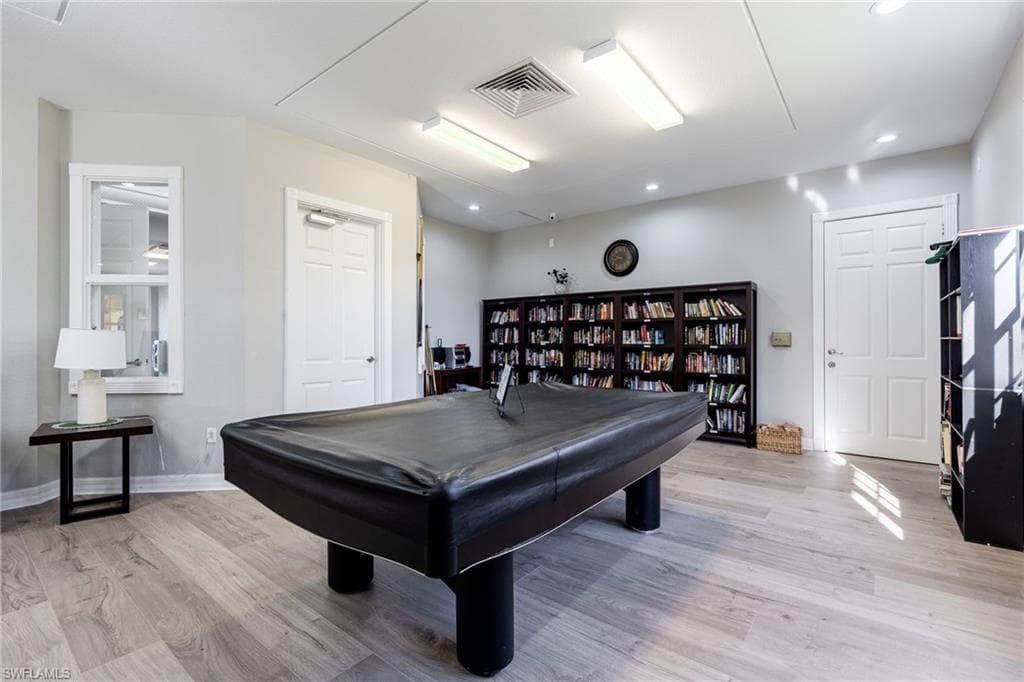 1105 Van Loon Commons CIR 304-31