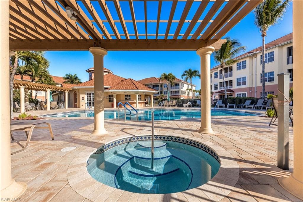 1105 Van Loon Commons CIR 304-29
