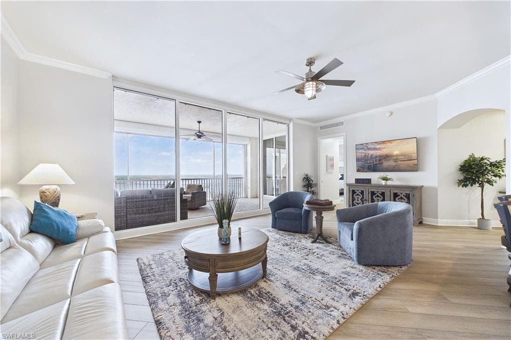 2090 W First ST 2907-28