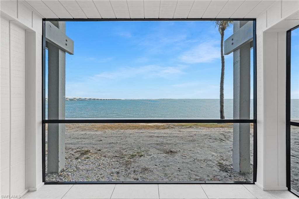 760 Sextant DR 1051-5