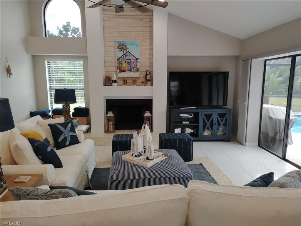 28380 Winthrop CIR-13
