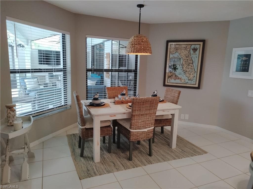 28380 Winthrop CIR-12