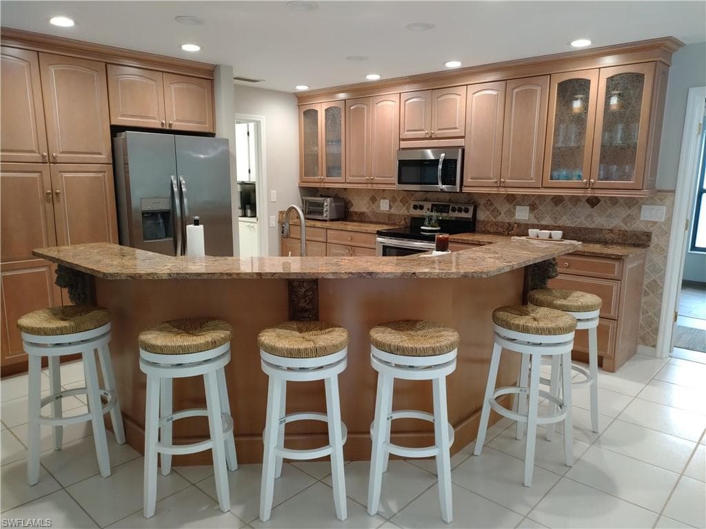 28380 Winthrop CIR-10