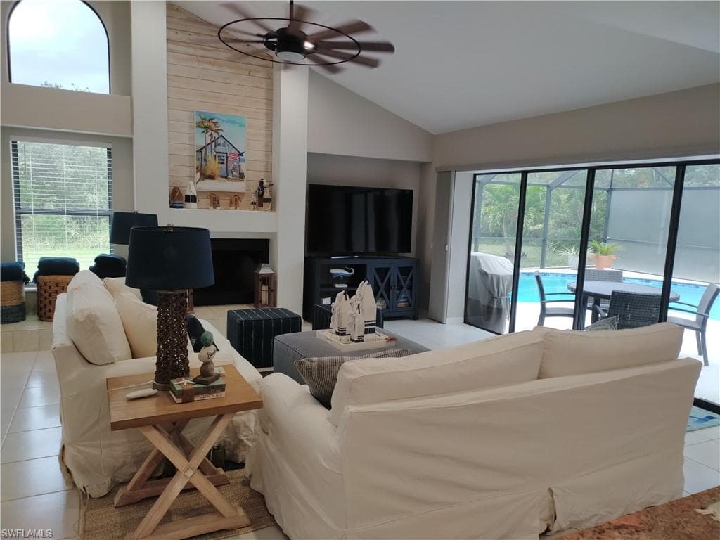 28380 Winthrop CIR-15