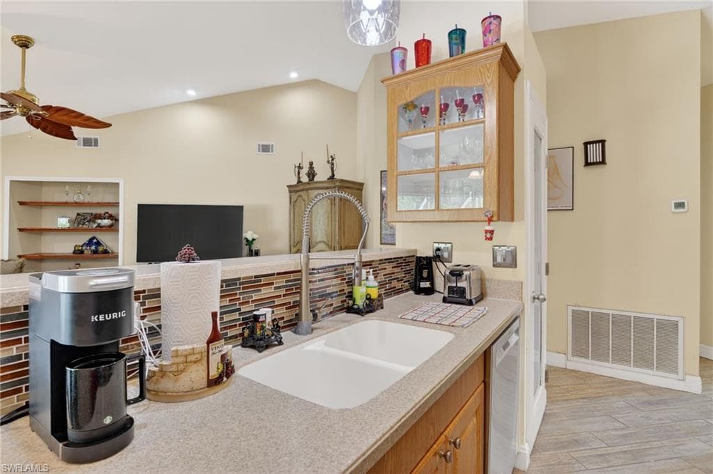 22656 Fountain Lakes BLVD-17
