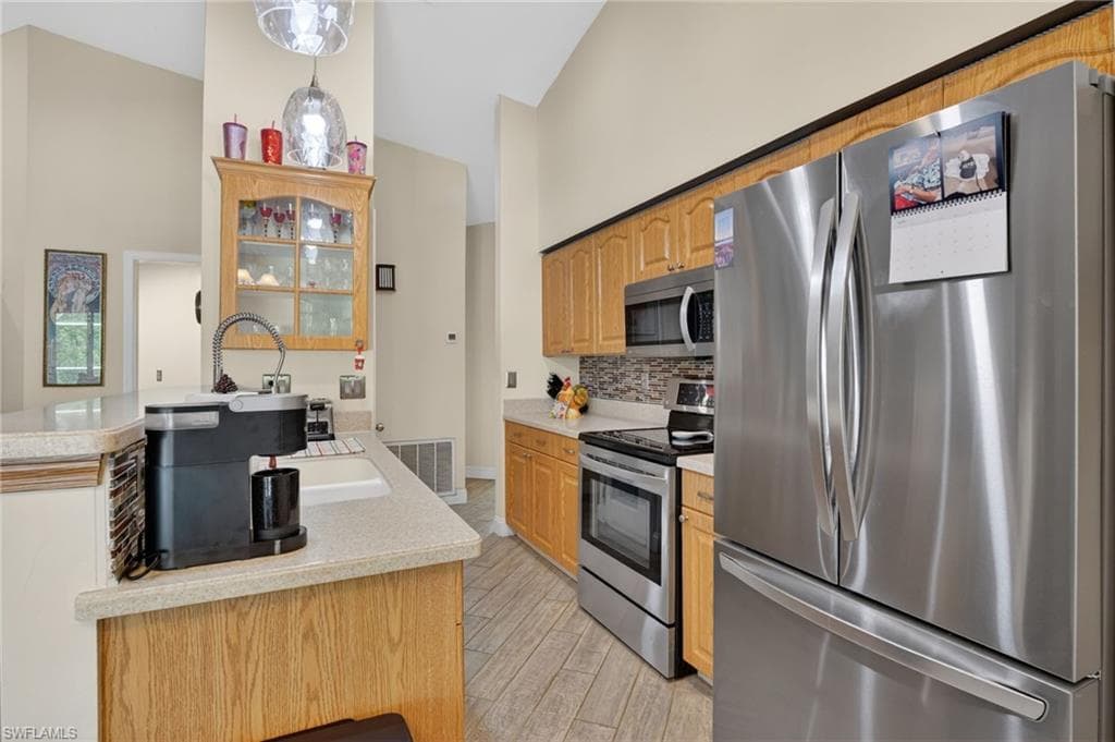 22656 Fountain Lakes BLVD-20