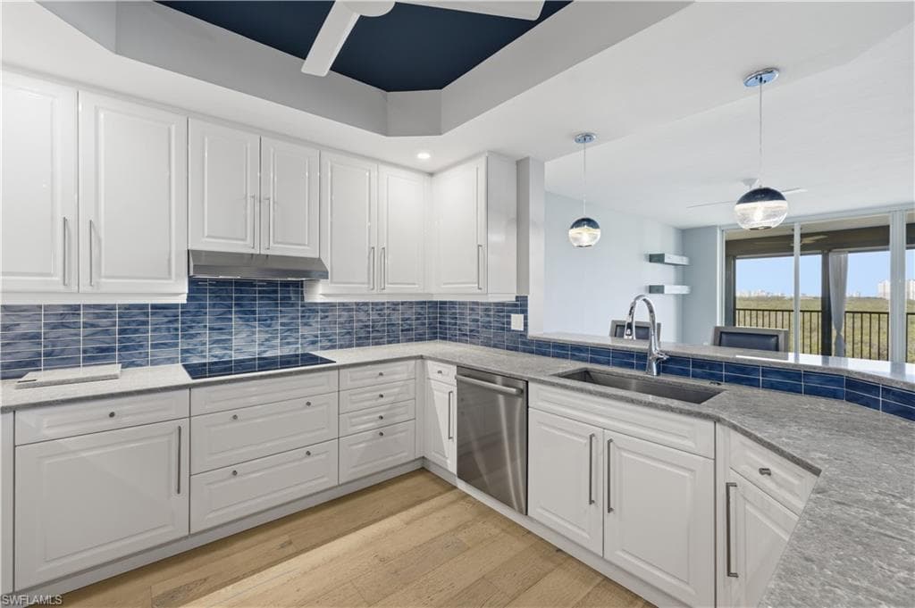 425 Cove Tower Dr 703-6