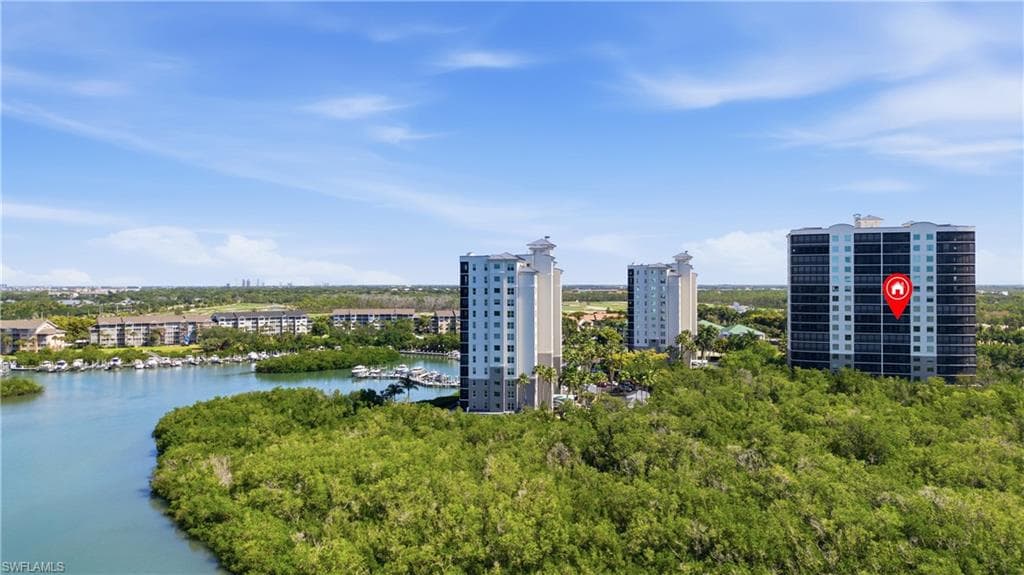 425 Cove Tower Dr 703-42